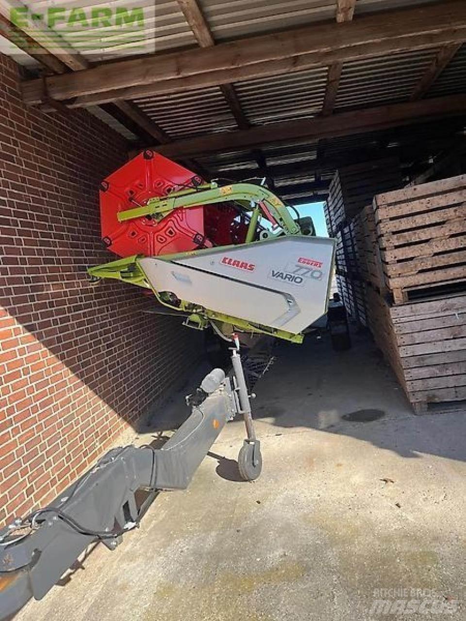 CLAAS trion 730 Ceifeiras debulhadoras