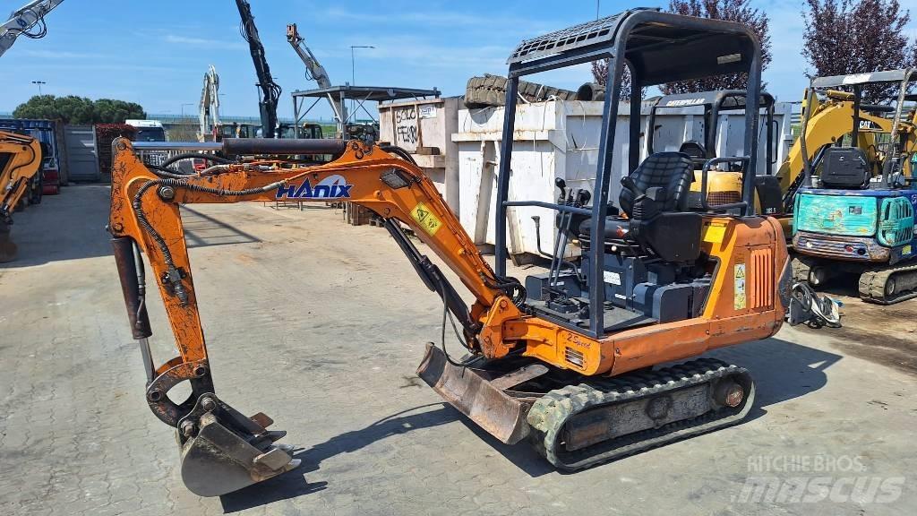 Hanix H15B-2 Mini Escavadoras <7t