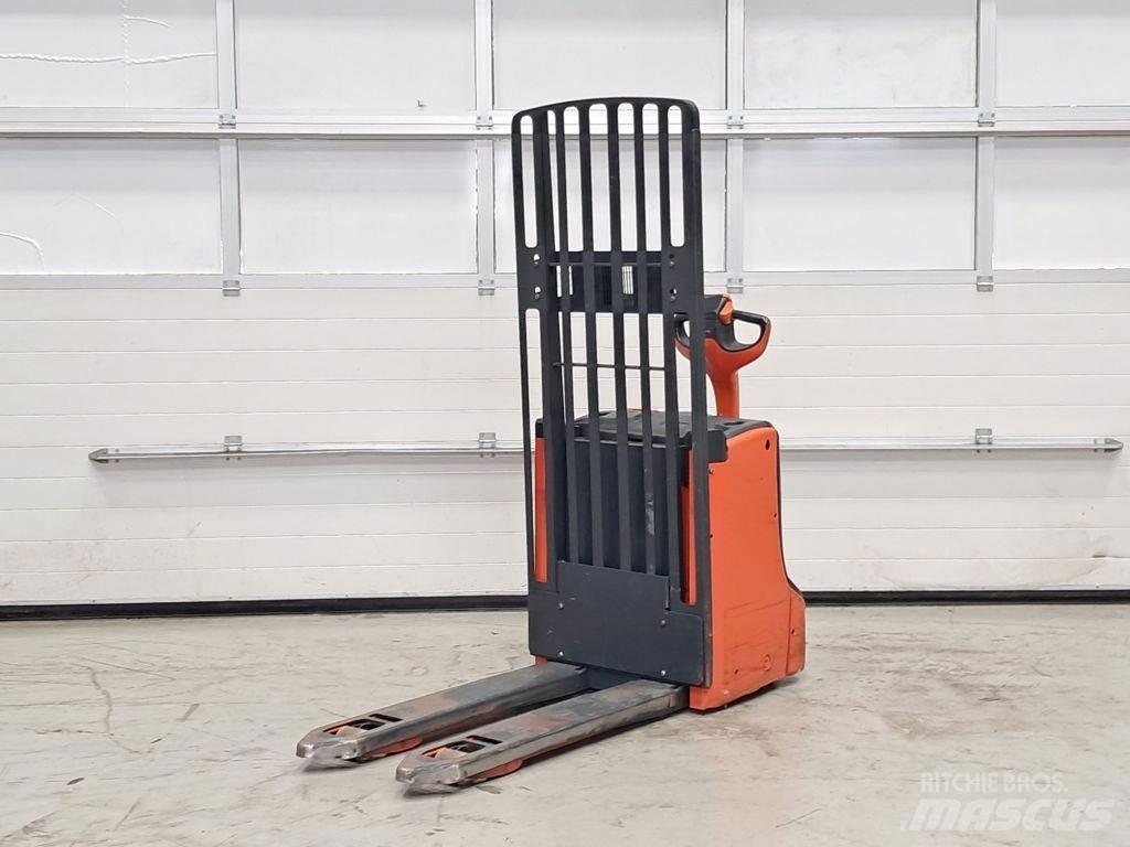 Linde T16L Porta palettes