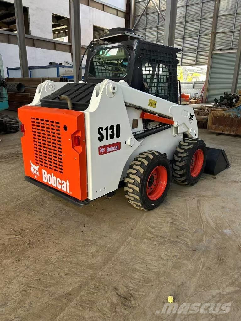 Bobcat S 130 Carregadoras de direcção deslizante