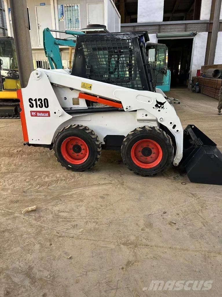 Bobcat S 130 Carregadoras de direcção deslizante