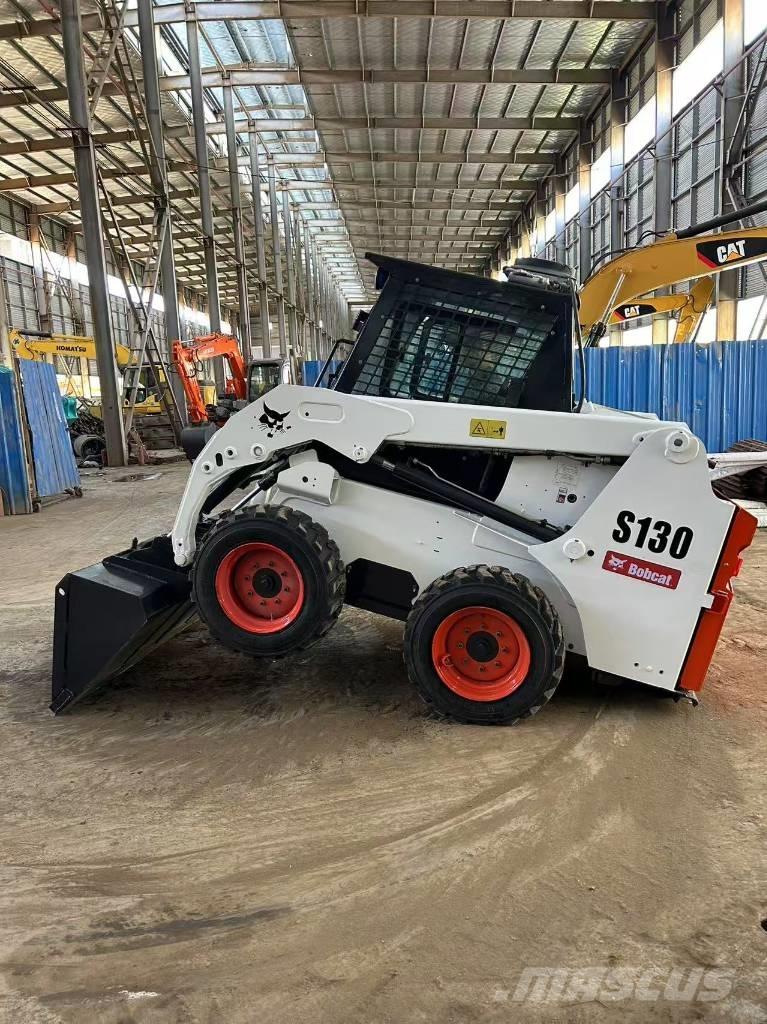 Bobcat S 130 Carregadoras de direcção deslizante