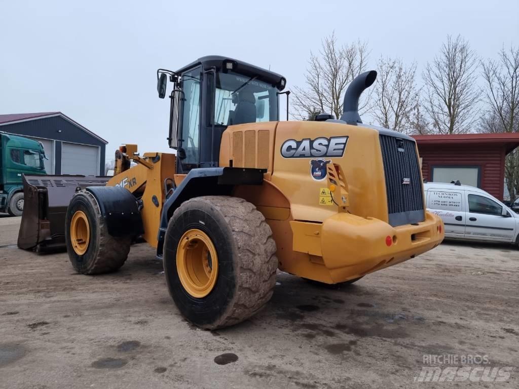 CASE 821 F Pás carregadoras de rodas