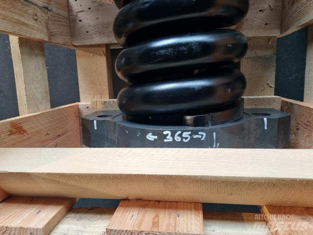CASE CX 700 SPRĘŻYNA Rastos, correntes e material rodante