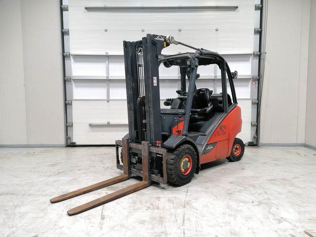 Linde H30T-02 Empilhadores a gás