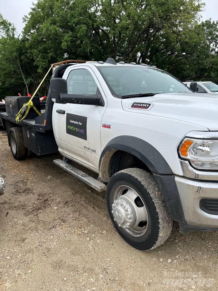 RAM 5500 Camiões estrado/caixa aberta
