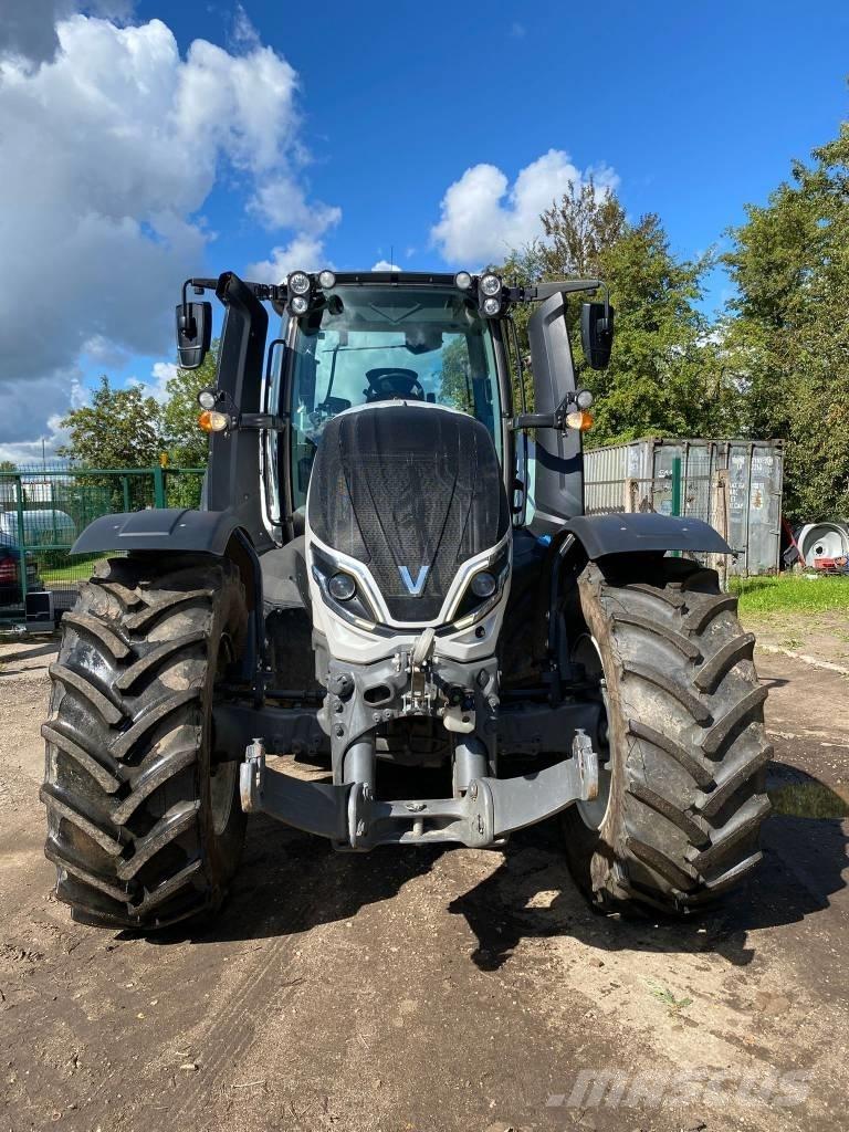 Valtra T 235 Tratores Agrícolas usados