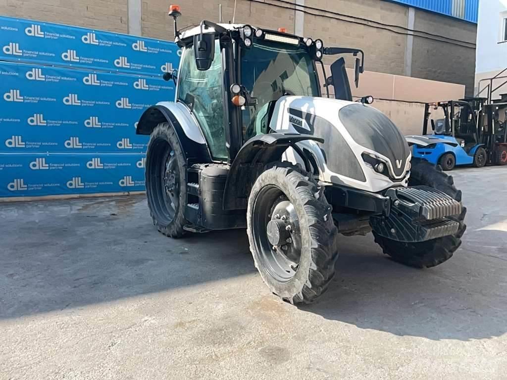 Valtra G135 Tratores Agrícolas usados