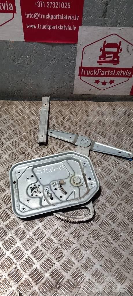 Scania R 440    2572349 Cabines e interior