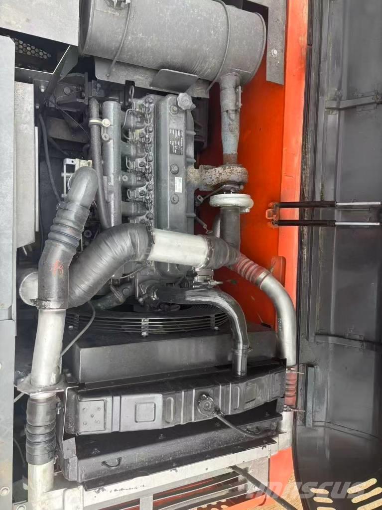 Doosan DX 225 Crawler excavators