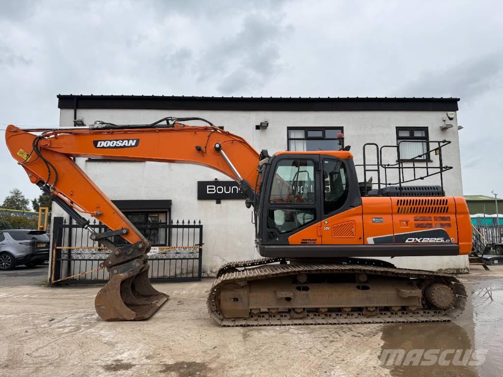 Doosan DX 225 LC-5 Escavadoras de rastos