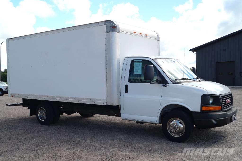 GMC Savana G3500 Camiões de caixa fechada