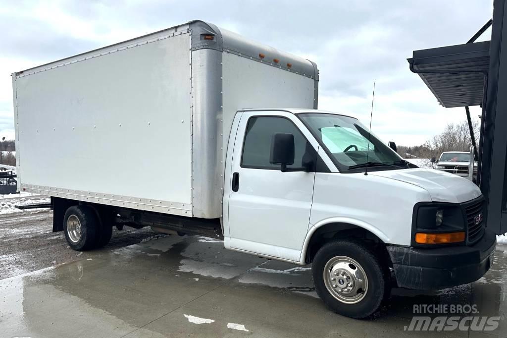 GMC Savana G3500 Camiões de caixa fechada