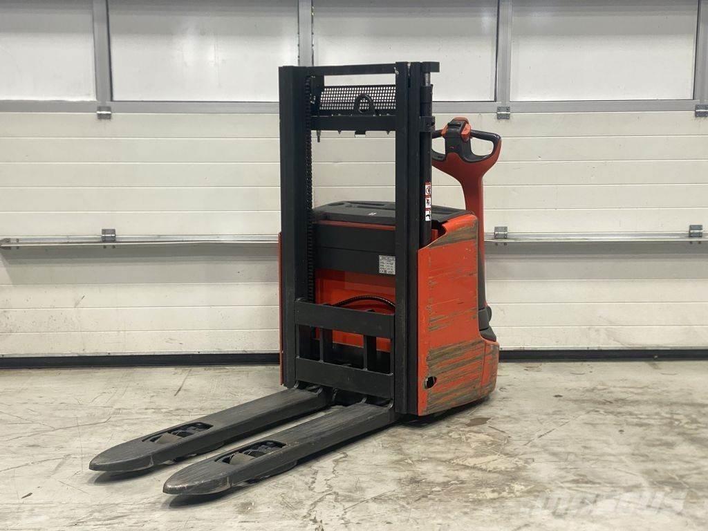Linde L12 I Empilhador para operador externo