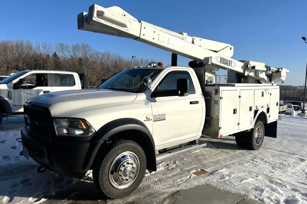 RAM 5500 TRADESMAN Plataformas aéreas montadas em camião