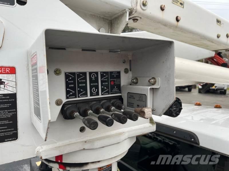 Ford F550 Plataformas aéreas montadas em camião