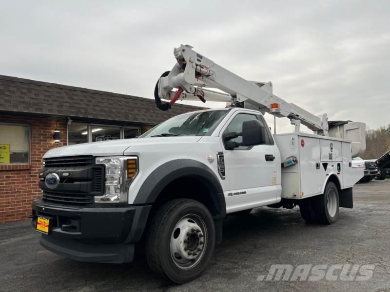 Ford F550 Plataformas aéreas montadas em camião