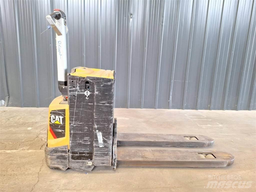 CAT NPP20N2E Empilhador para operador externo