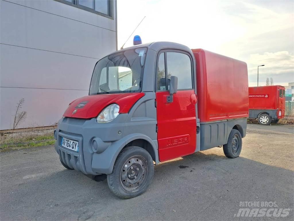 Mega MULTITRUCK Camiões de caixa fechada