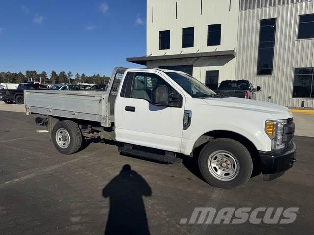 Ford F250 XL Outros