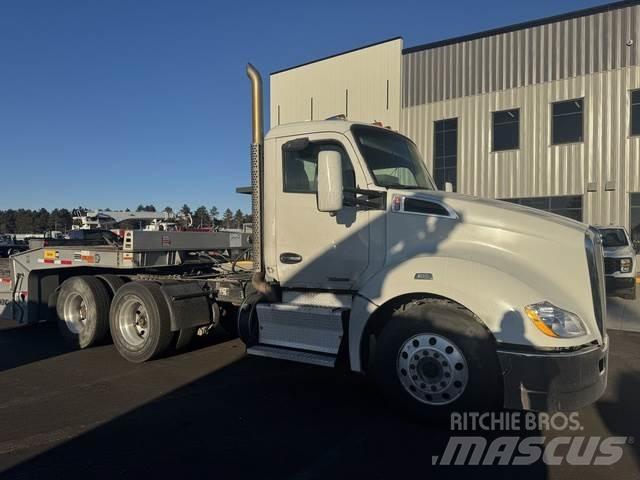 Kenworth T680 Outros