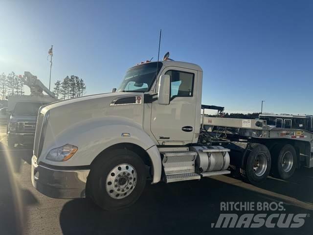 Kenworth T680 Outros