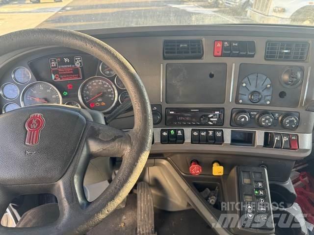 Kenworth T680 Outros