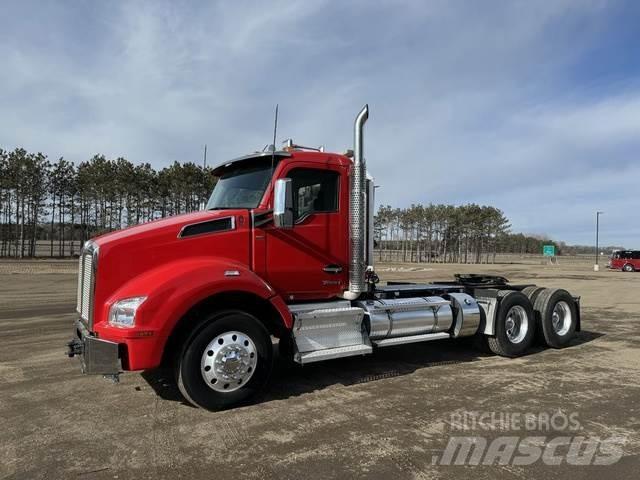 Kenworth T880 Outros