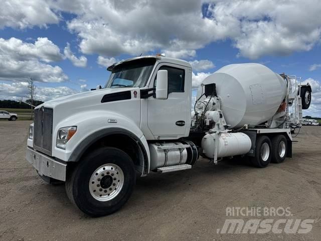 Kenworth T880 Outros