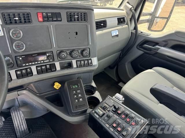Kenworth T880 Outros