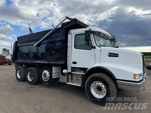 Volvo VHD Outros
