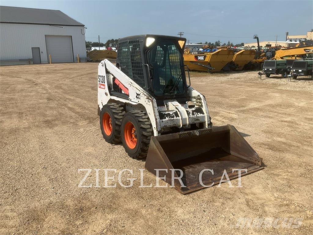 Bobcat S130 Carregadoras de direcção deslizante