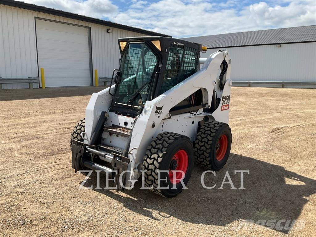 Bobcat S250 Carregadoras de direcção deslizante