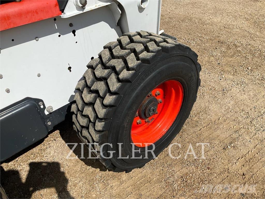 Bobcat S250 Carregadoras de direcção deslizante