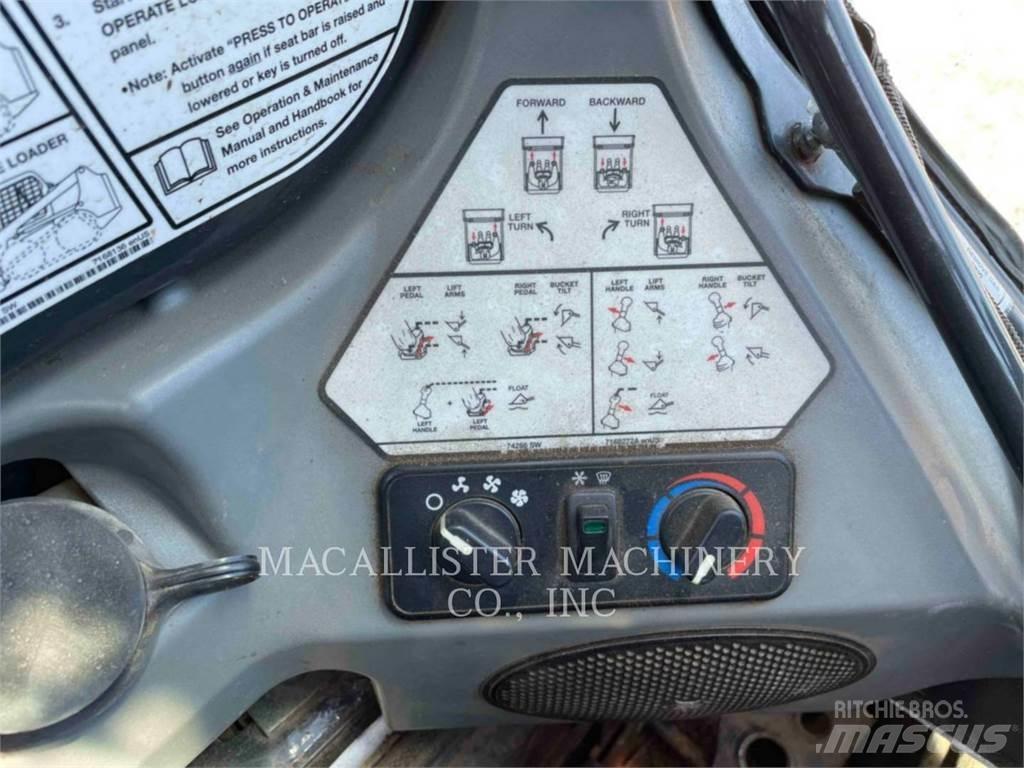 Bobcat S590 Carregadoras de direcção deslizante