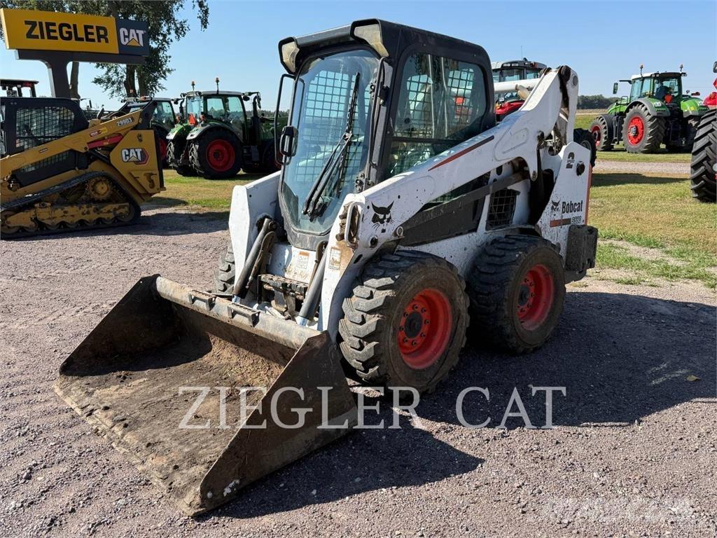 Bobcat S590 Carregadoras de direcção deslizante