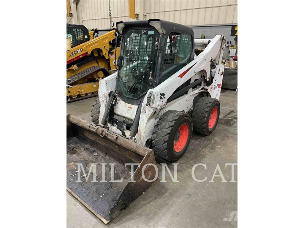 Bobcat S740 Carregadoras de direcção deslizante