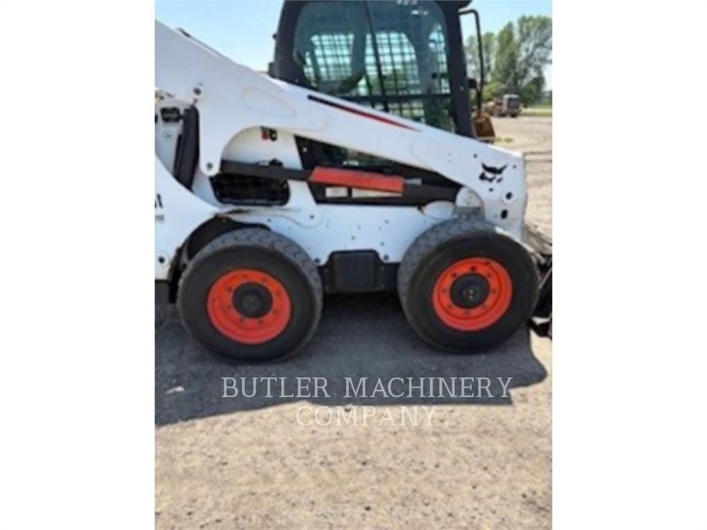 Bobcat S770 Carregadoras de direcção deslizante