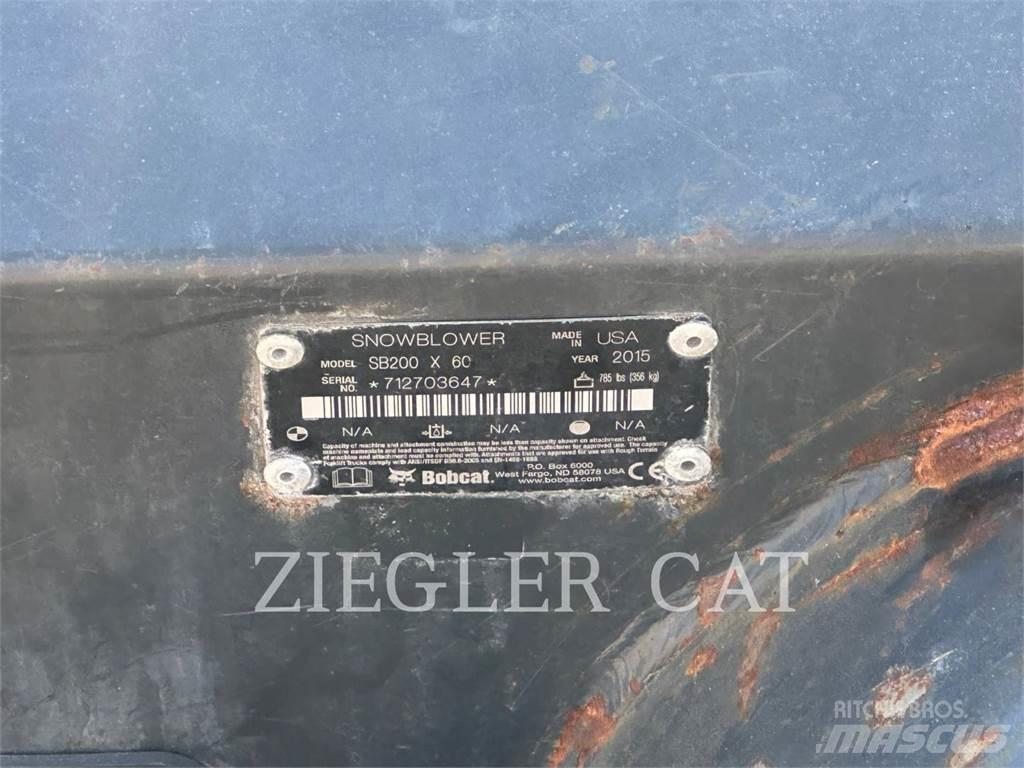 Bobcat SB200 Carregadoras de direcção deslizante