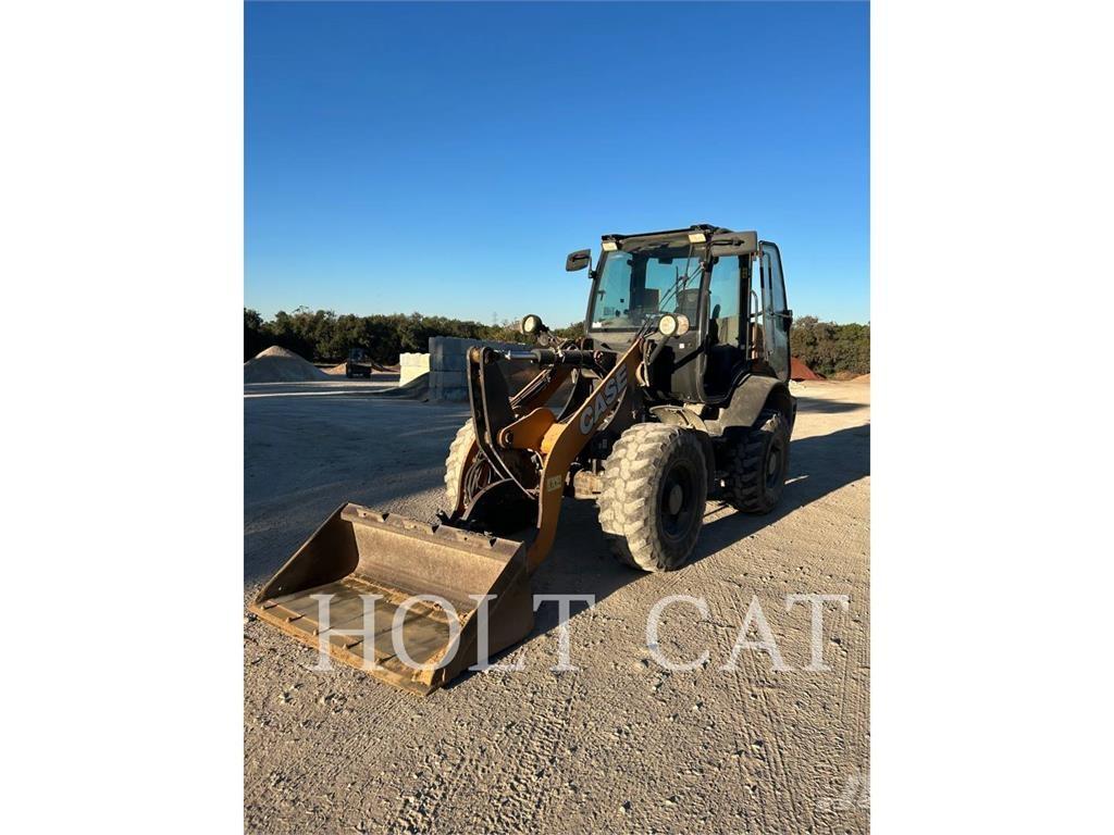 CASE 321F Pás carregadoras de rodas