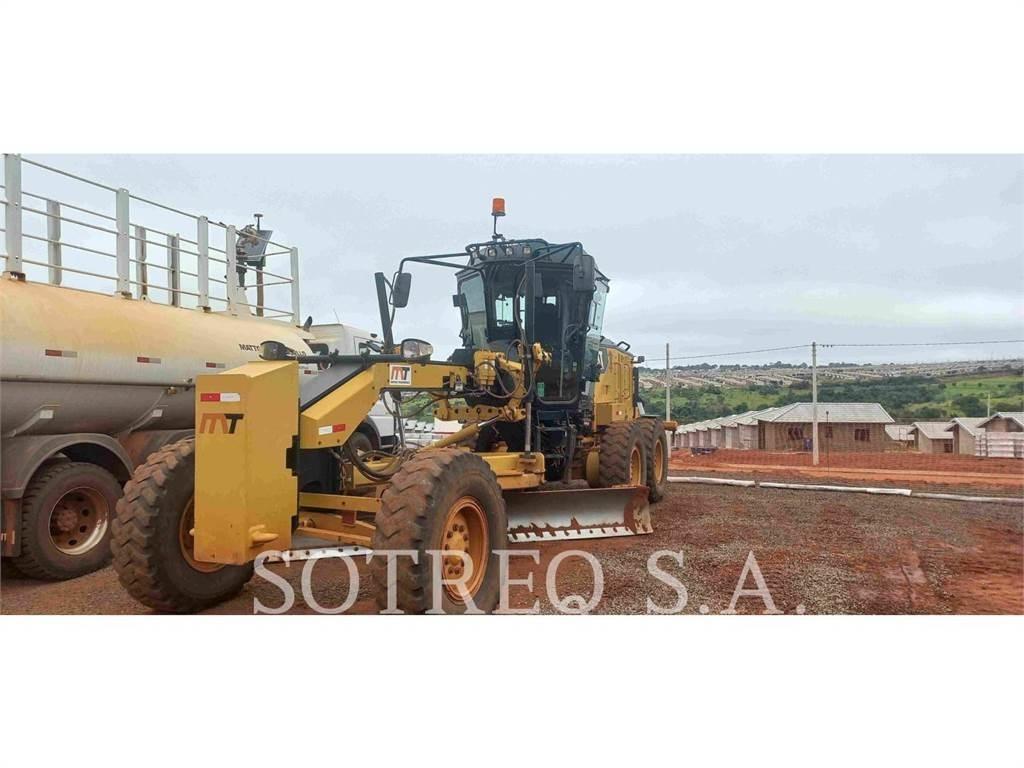 CAT 120 Motoniveladoras