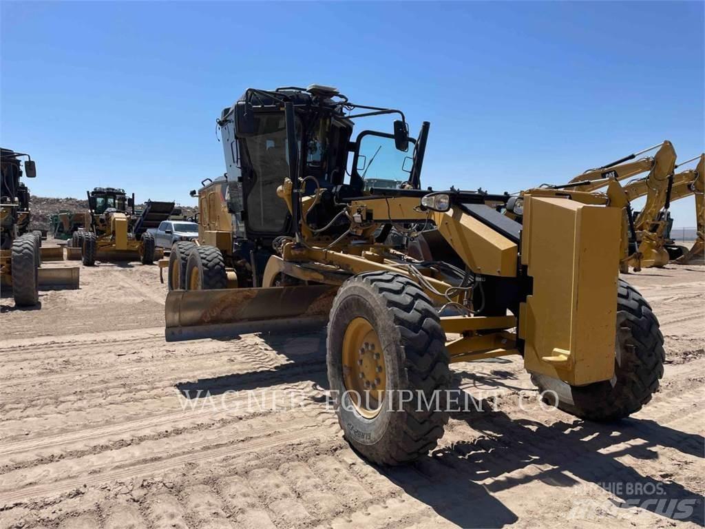 CAT 120 Motoniveladoras