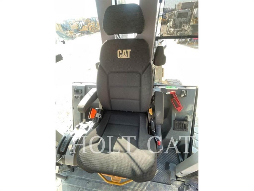CAT 120 Motoniveladoras
