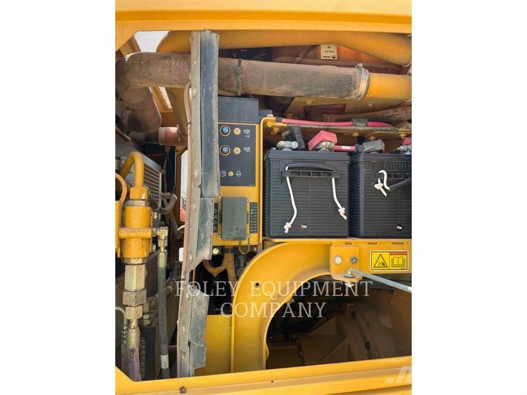 CAT 12M2 Motoniveladoras