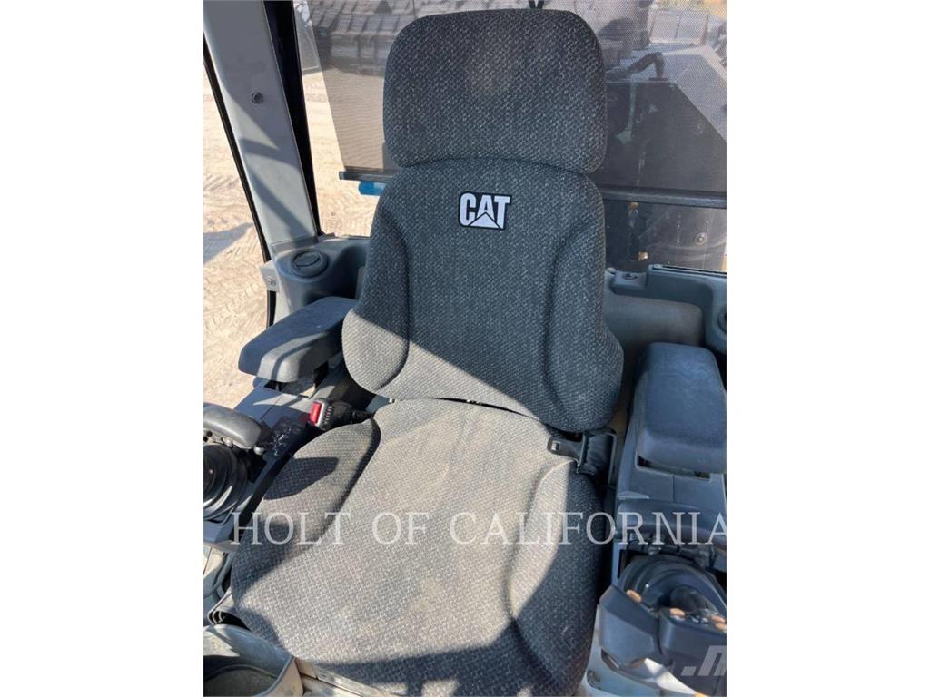 CAT 14-JOYSTICK Motoniveladoras