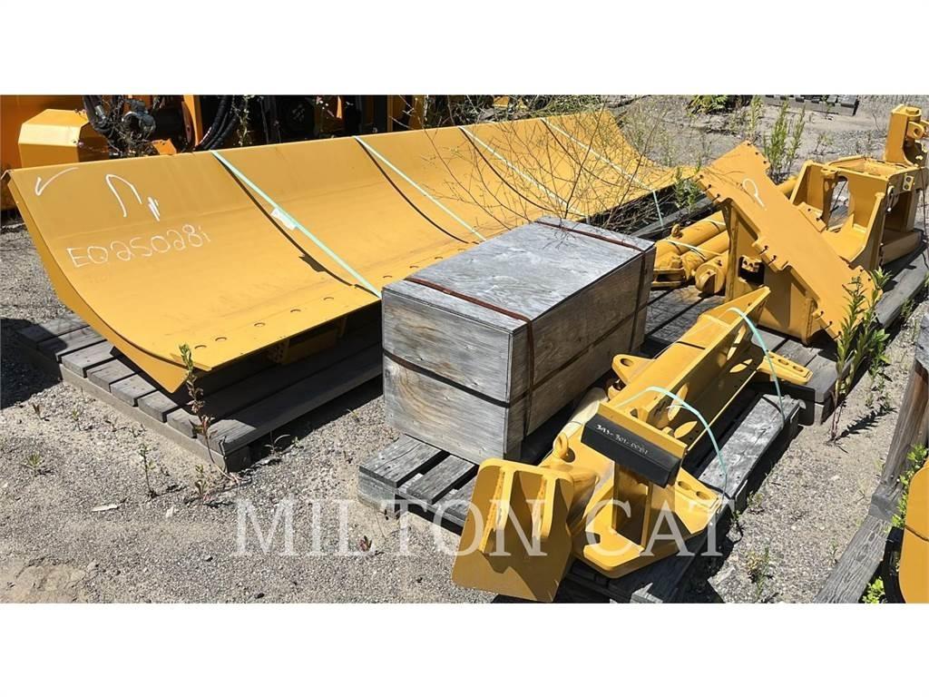 CAT 140 MASTLESS WING Lançadores de neve