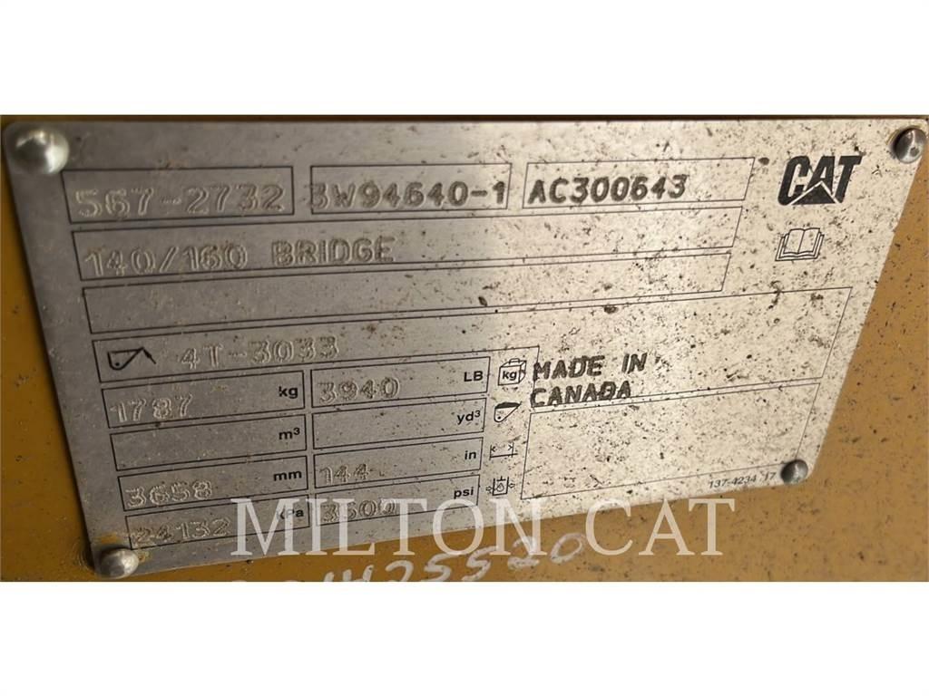 CAT 140 MASTLESS WING Lançadores de neve