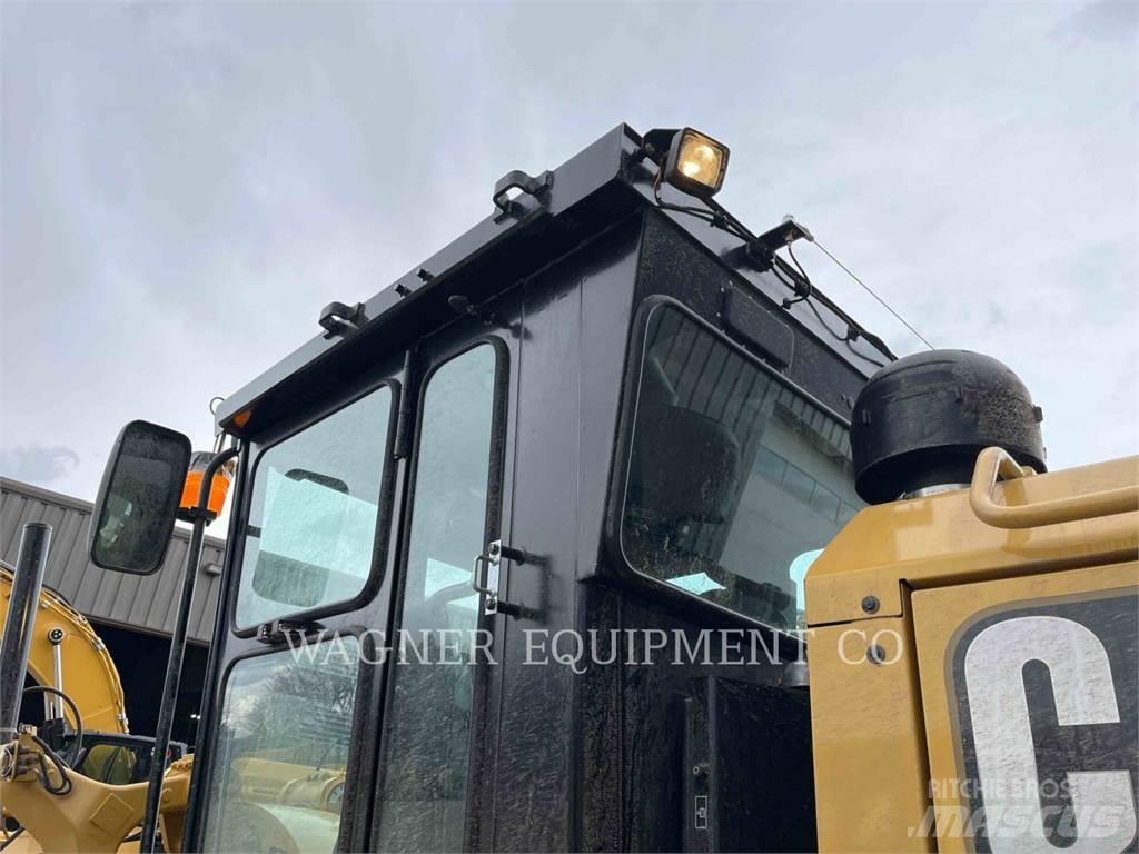 CAT 140GC Motoniveladoras