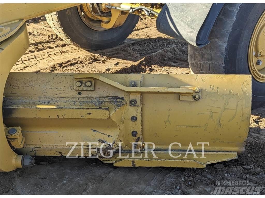 CAT 140M2AWD Motoniveladoras