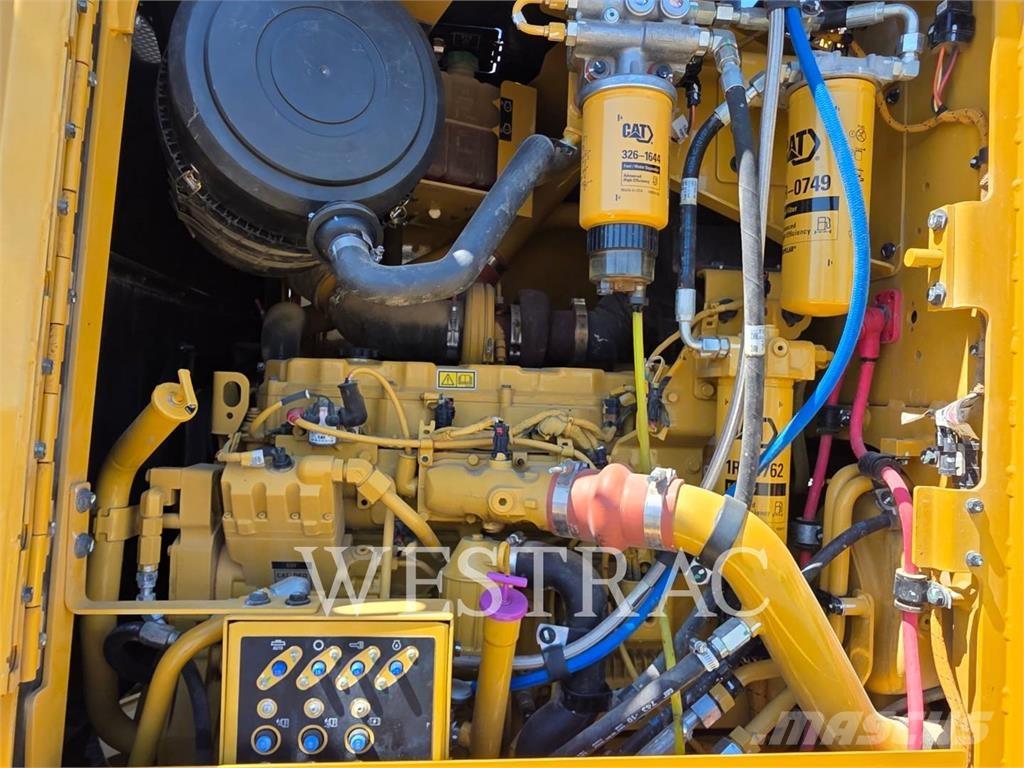 CAT 150-14AWD Motoniveladoras